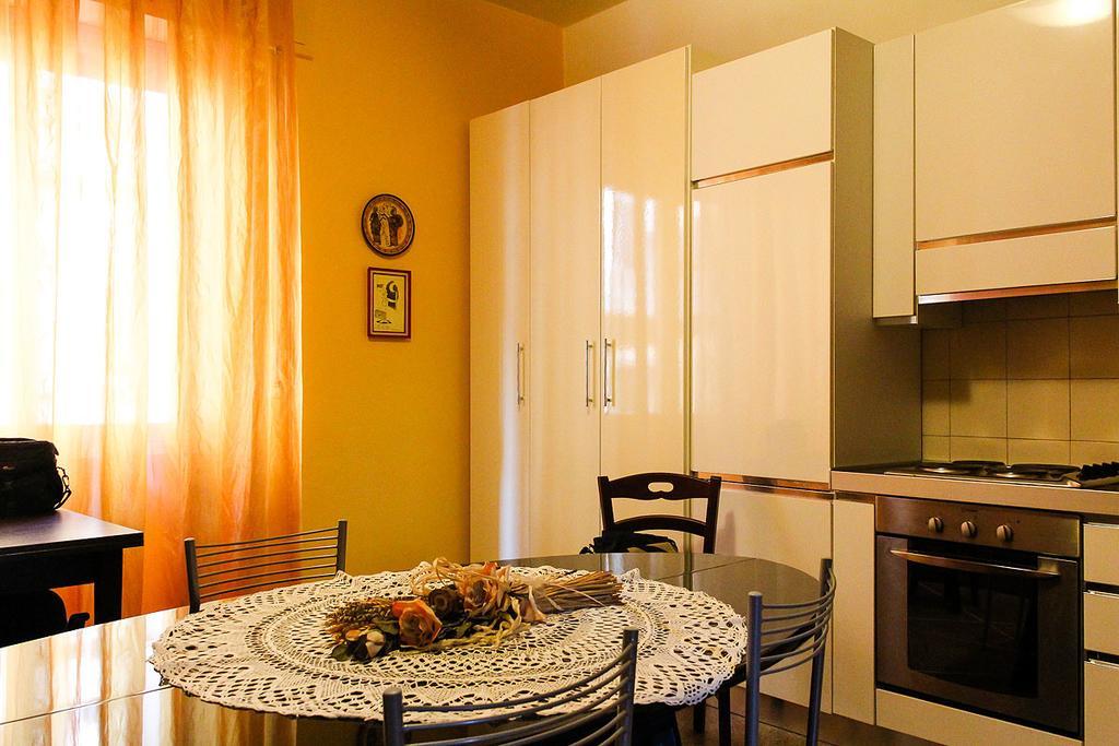 Guesthouse Stazione Pisa Centro Exterior foto